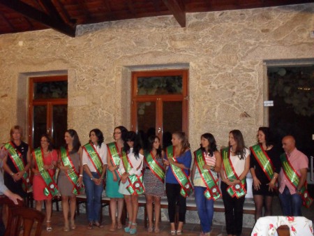 ntrega de faixas de campeãs A.D.C.Perre